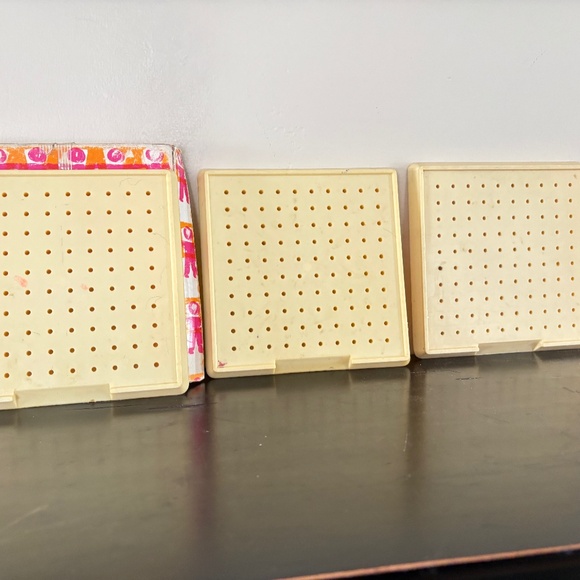 Set of 3 pegboards with mini pegs and design cards, educational and fun; vintage - Picture 1 of 4